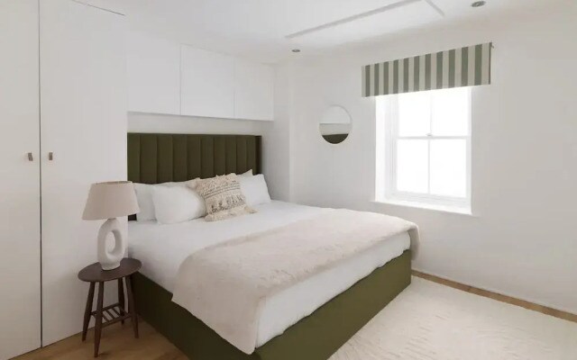 The Iconic Portobello Mews House