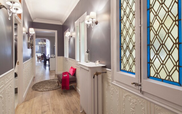 Catalunya Palace Apartment