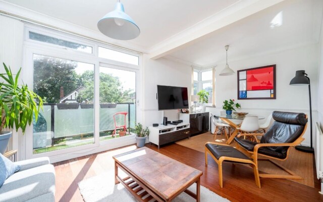 Cosy One-bedroom Flat in Bromley