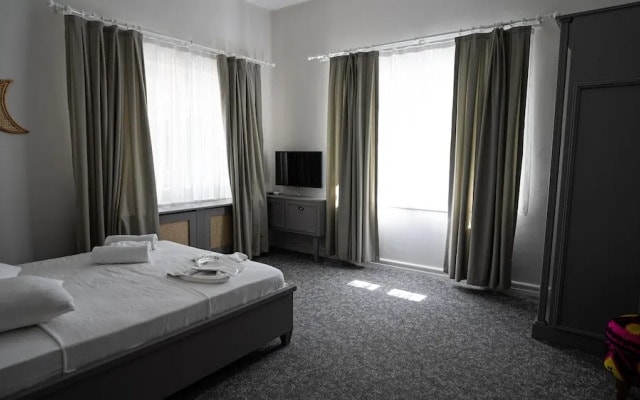 Ece Suit Büyükada