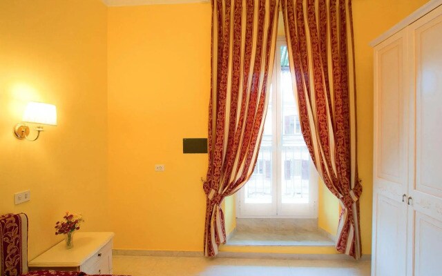 Hotel Bed In Roma