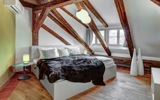 4 Arts Suites