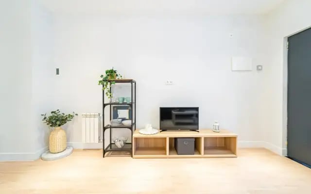 EdSam Madrid Apartments White