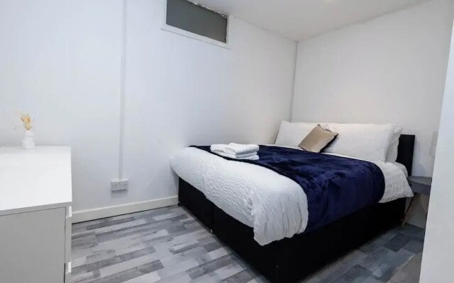 1 Bed-4guests-sofabed-wifi-closetocity-parking