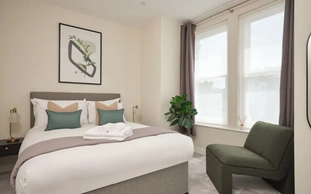 Fulham  Hestercombe House by Viridian Apartments