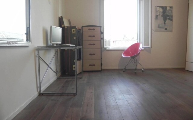 LINE-UP Apartment