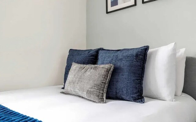 Finsbury Park Retreat: Modern Comfort