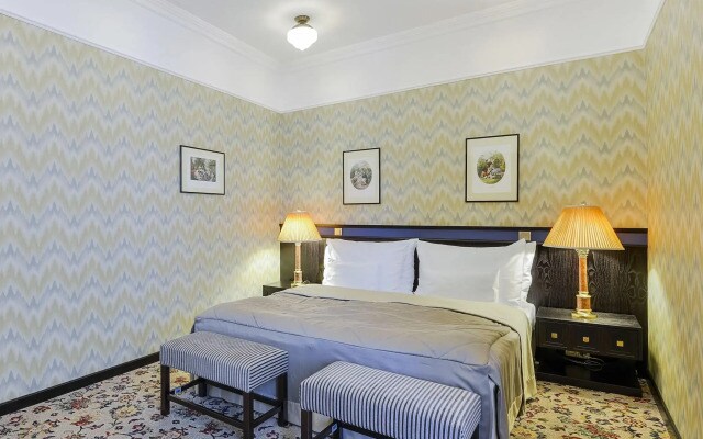 Hotel Savoy