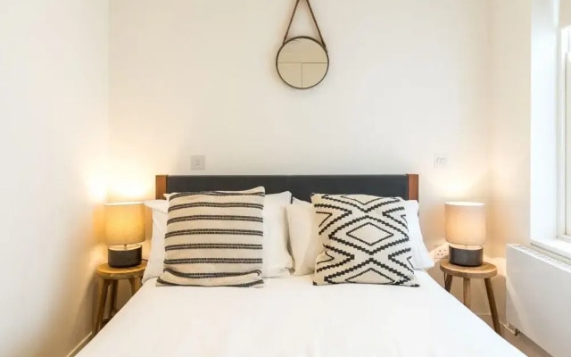 Styled 2Bed2Bath Duplex + Patio near Oxford Circus