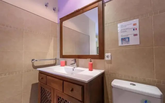 RamblasRentals Design Renovated Apartment AC Balcony10m Ramblas - Parking - Wifi
