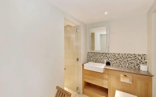 Charming 3-bed House in London