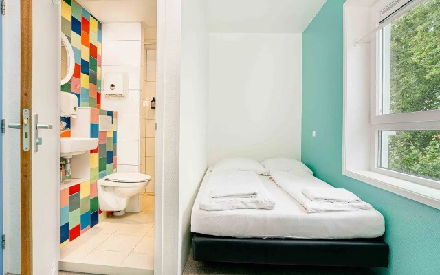 Hans Brinker Hostel