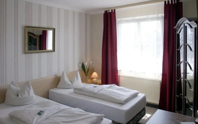 Bavaria Safari Hotel