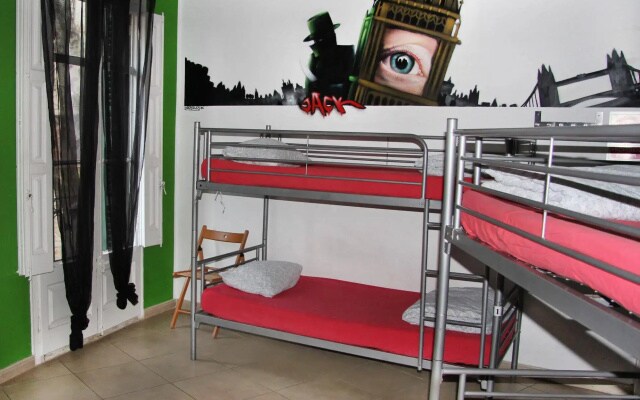 Graffiti Hostel