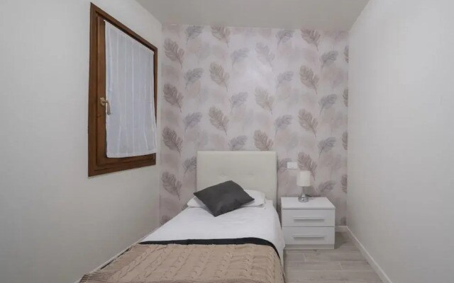 San Marco Style Canal View Apt 1 by Wonderful Italy