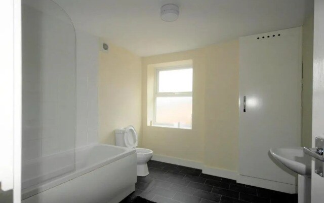 55A Derbyshire Lane