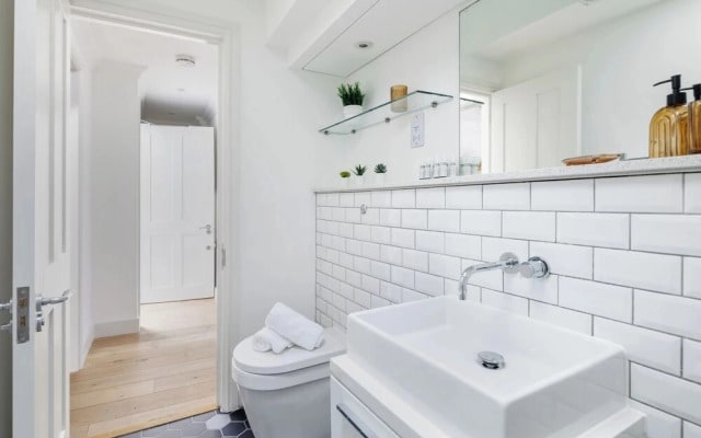 Stylish Soho 1BR Central