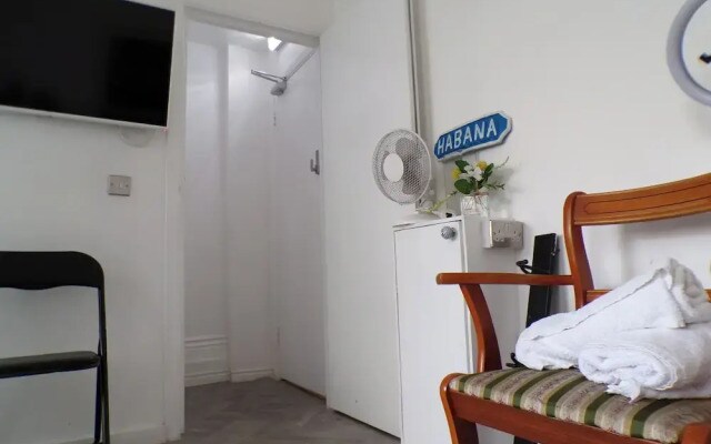 Apartmentsleeps4-west Kensington-petsok-parking