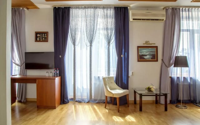 President Hotel