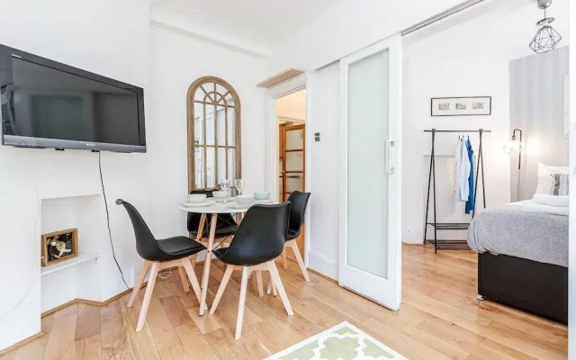 Trendy Covent Garden Apartment