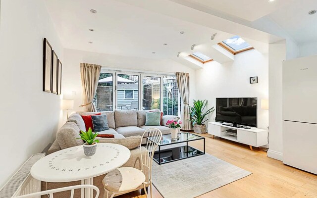 Garden Oasis In The Heart Of West London