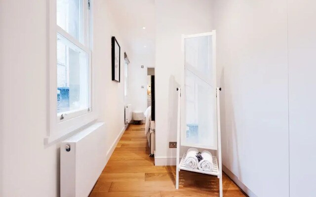 The Lillie Road Residence