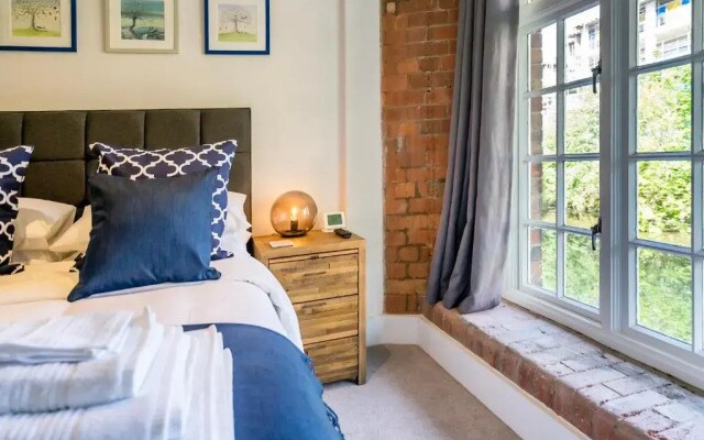 26 Cocoa Suites (parking included)
