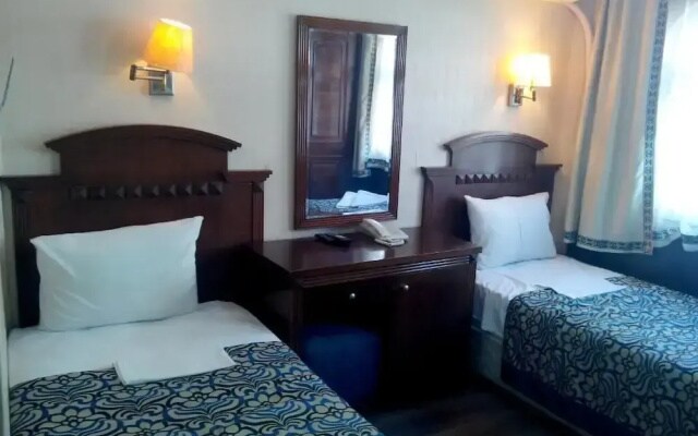 Hotel Red Rose