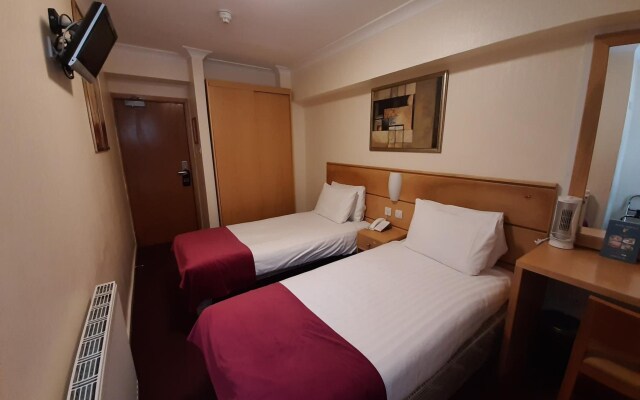 Americana Hotel