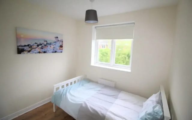 3 Bed Detached - 3 Bathrooms - Parking - Quiet