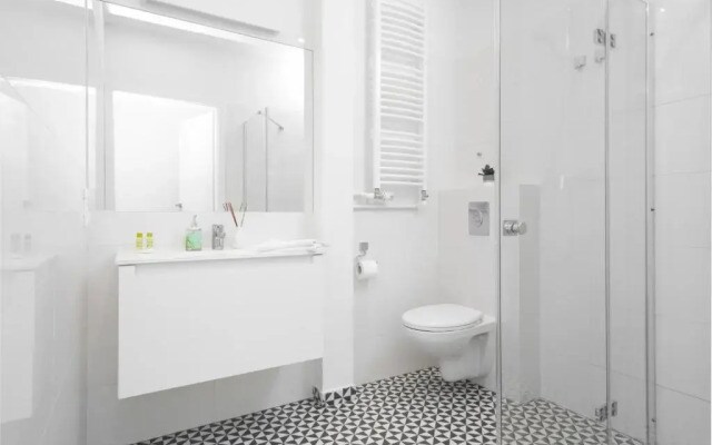 Family City Center Apartments by Renters