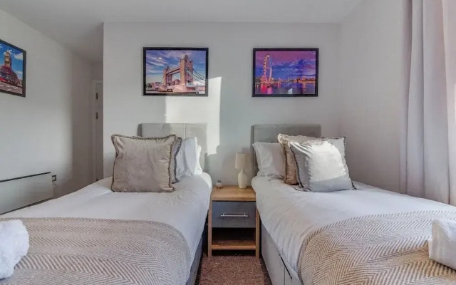 Elegant Shire House Apartment