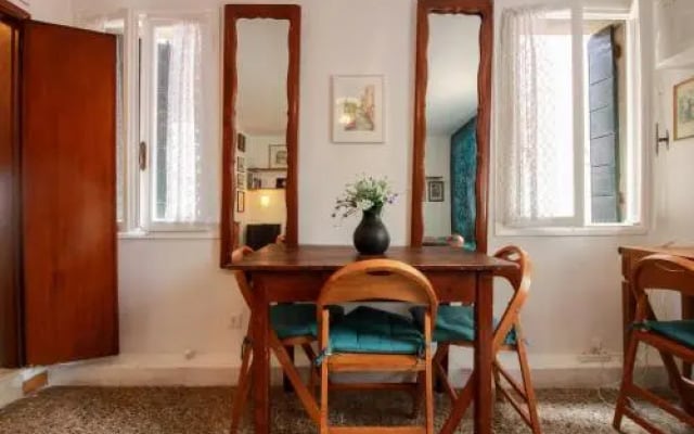 Santi Apostoli Apartment