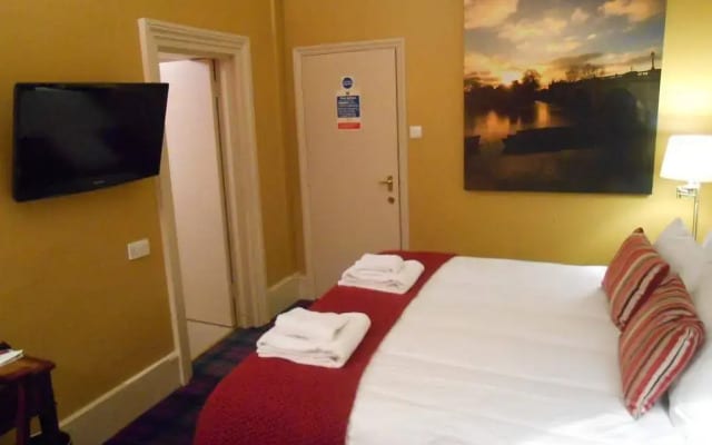 The Red Cow - Guest House