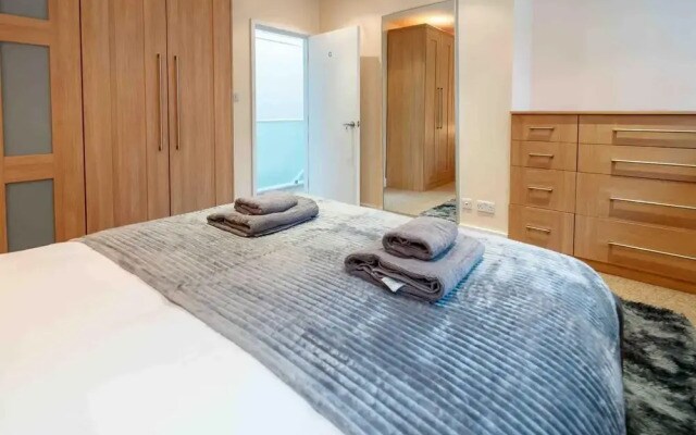 Immaculate 1 bed House in London