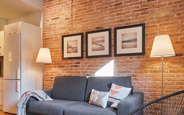 Charming Modern Apt in Trendy Gracia 5PP by Myrentalhost