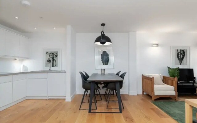 "Guestready  Stylish 2br Home In Islington"