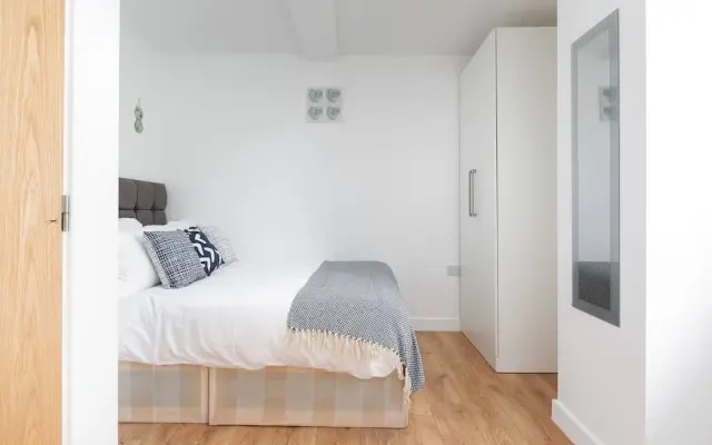 Skyvillion 2bed Enfield Flat W Balcony - Parking