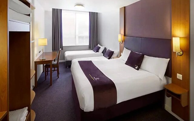 Premier Inn Manchester Airport Heald Green