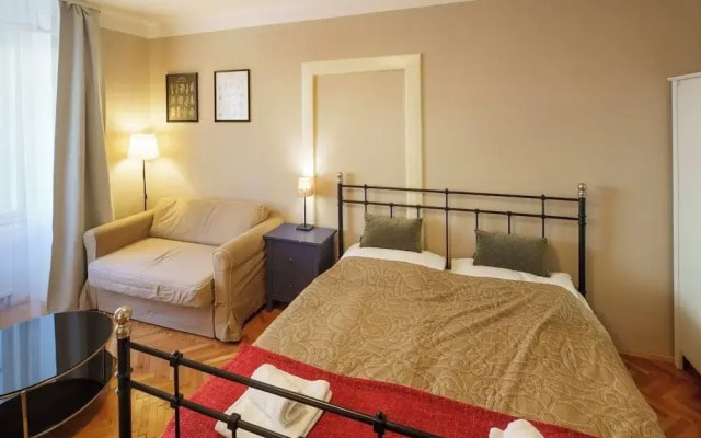 3 Bed Flat - Sleeps 12 - Wifi
