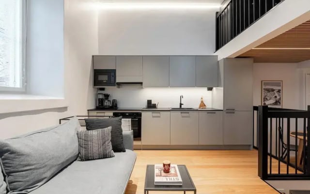 Stylish Loft next to City Center & Lake Pyhäjärvi
