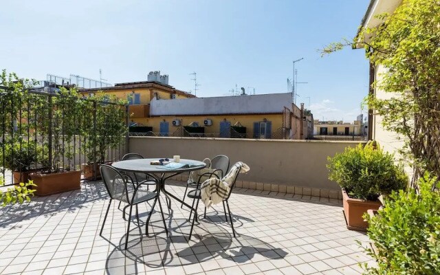 Crosti Hotel & Residence
