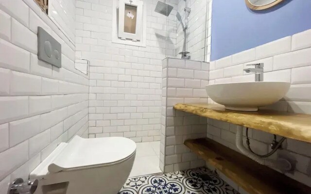 2BR and 2bath balcony apt in heart of isatanbul #3