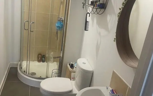 Apartment Sleeps 4 With Free Parking