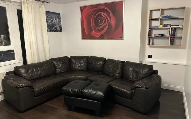 Stylish 1BR Apt w/ Fireplace & High-speed Wifi
