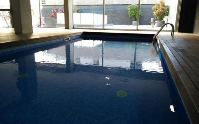 Stylish Flat, 2 Bathrooms And Swimmigpool!!