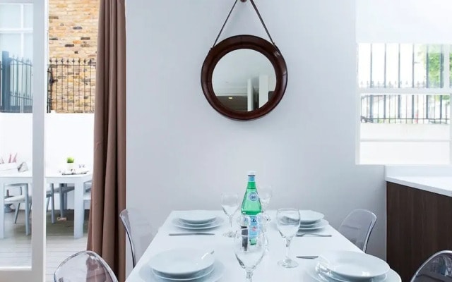 Lovely 2BR flat in West London