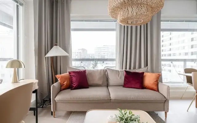 New 2BR Apt with Balcony, Sauna & Great Location