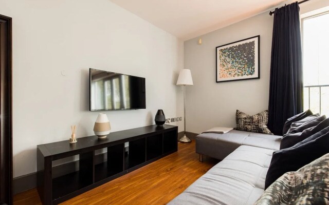 Spacious 2 Bed - Battersea High Street