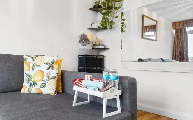 Apartment - Sleeps 4 - Business or City Breaks